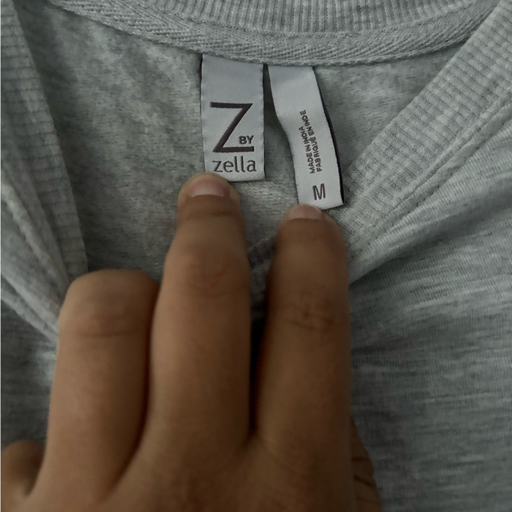 Zella size Medium sweatshirt